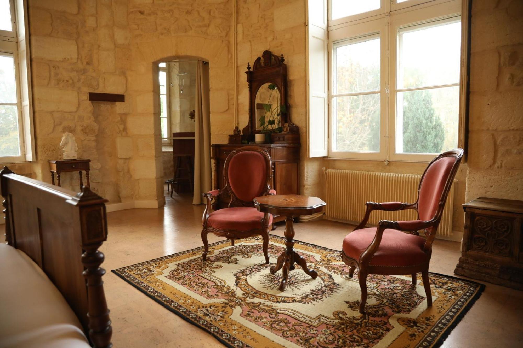 Chateau Borgeat De Lagrange - Privatisation * Blaye